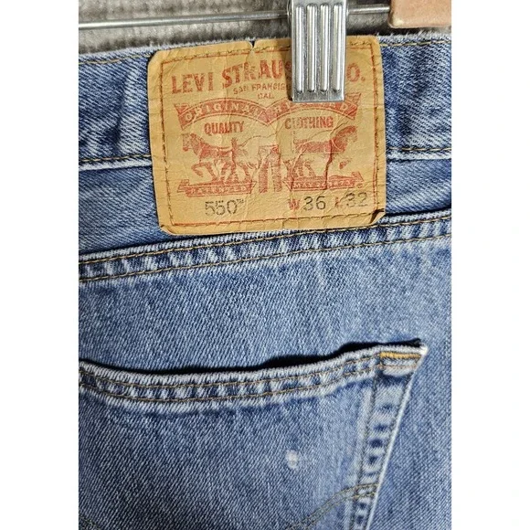 Levis 550 Relaxed Fit Jeans Mens Size 36x32 Blue Medium Wash 5 Pocket Distressed - Picture 4 of 7